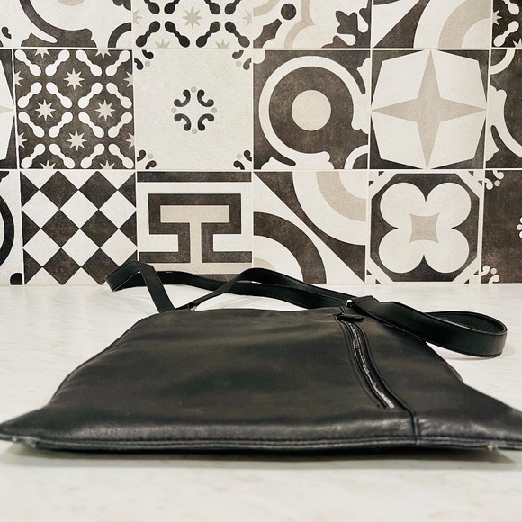 Derek Alexander Beautiful Leather Shoulder Bag In EUC - Picture 9 of 9